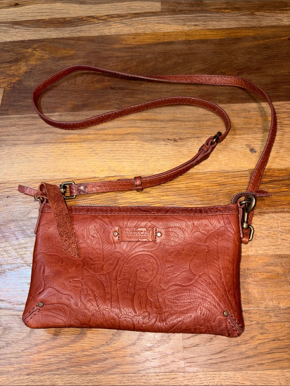 AMERICAN LEATHER CO embossed leather crossbody